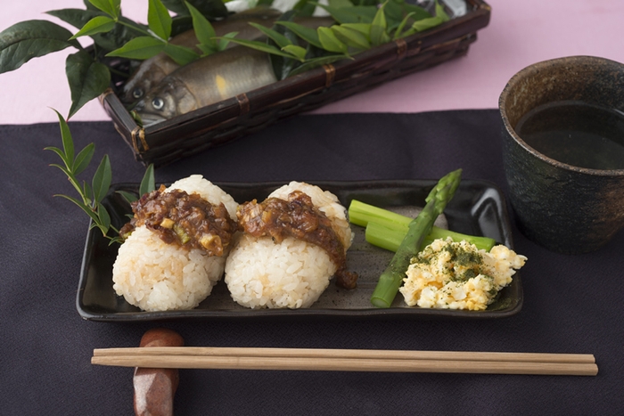 団体部門準グランプリ「タイムスリップ! 郷(ふるさと)の宝物~鮎ご飯 with お茶マヨアスパラ~」