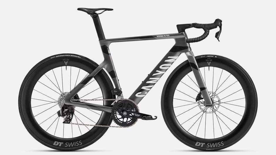 Aeroad CF SLX 7 AXS SPEED  新価格　649,000円　旧価格　799,000円　（いずれも税込）
