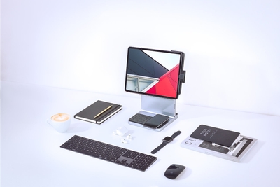 StudioDock(TM) 14