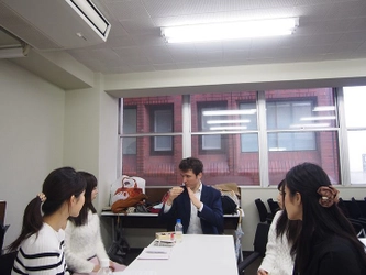 東京オリンピックに向けたインバウンド対策にピッタリ！ 少人数制・実践型の企業向け語学学習プログラム 「マルチリンガルカフェ」をリリース