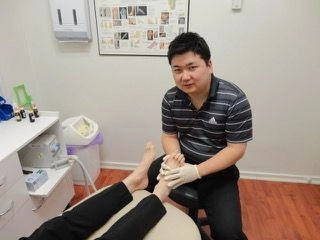 日本初！“足”専門の医療クリニックが港区にオープン 　オーストラリア足科医による最先端治療を提供
