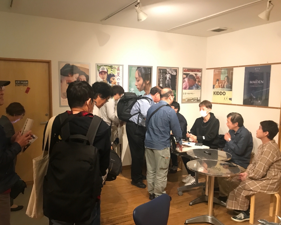 元町映画館サイン会、押し寄せる昭和の特撮ヒーローファン