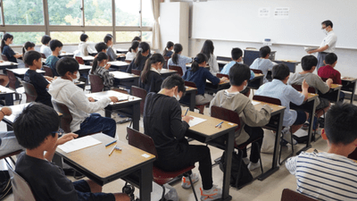 令和7年(2025年)に実施した体験模試の様子