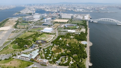 大阪湾の人工島・舞洲。写真右下に広がる緑豊かなエリアがThe Day Osaka