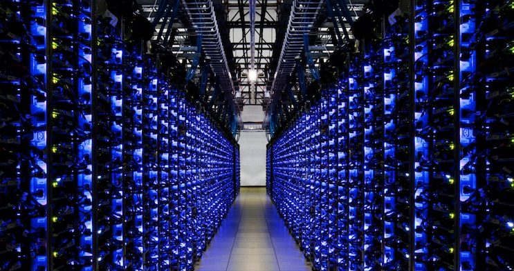 ハイパースケールデータセンター市場は、2022年から2030年までの予測期間において、年平均成長率（CAGR）が24.2%となっています。で成長し、2030年には5,642億米ドルに達すると予測されます。