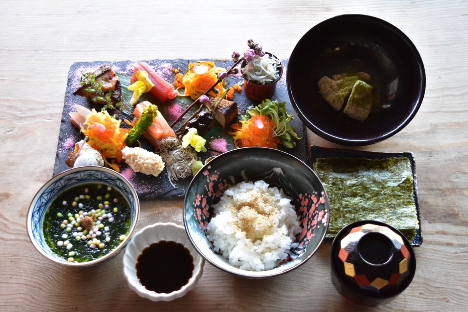 鎌倉彩り手巻き寿司御膳 2