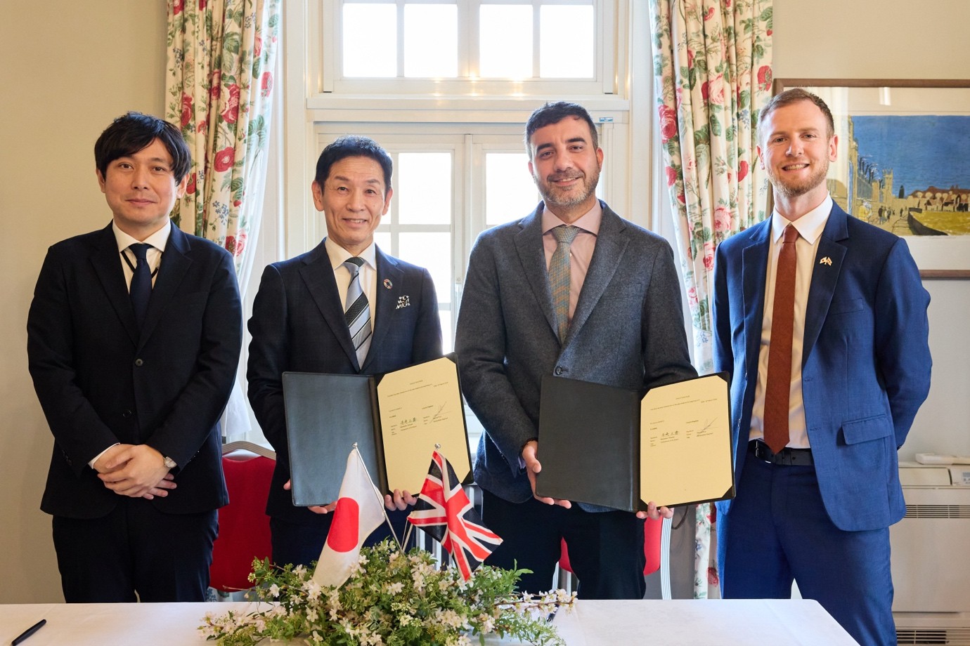 浮体式洋上風力技術研究組合(FLOWRA)とロイド船級協会(LR)が
技術開発協力に向けたMOUを締結