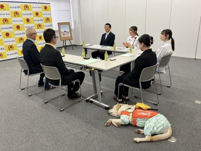 盲導犬の現状を学ぶ様子