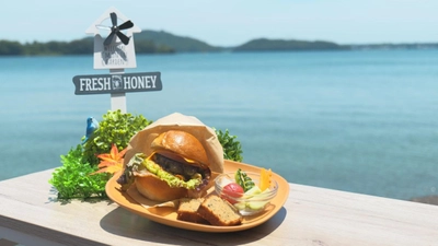 浜名湖の秋旅を提案　チェックアウト後も楽しめる「三ヶ日みかんソースのジビエバーガー付き宿泊プラン」を販売