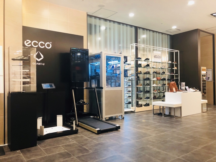 『ECCO QUANT-U』大阪・阪急うめだ本店8F 売場