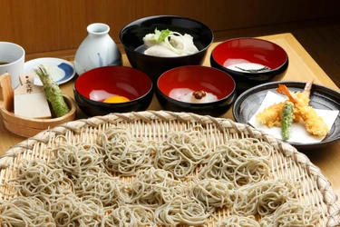 全国5店舗の「やぶそば」で「新そば食べ放題」を実施　 希少な石臼挽き国産そば粉100％使用　 江戸三大老舗蕎麦で唯一の食べ放題プラン