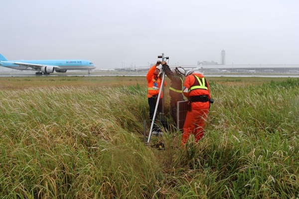 空の安全を守るために地道な作業が続きます
