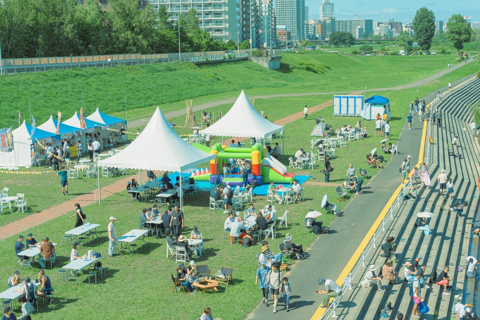 川辺で過ごす贅沢な空間