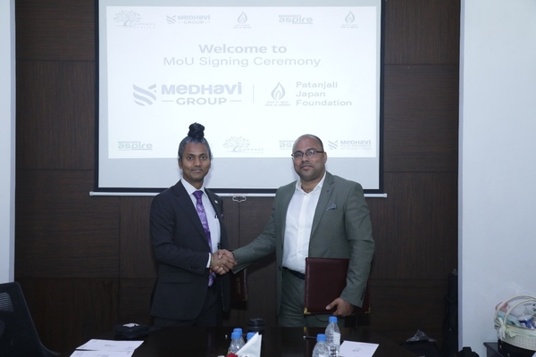 インド大学との人材育成連携に関するMoU締結の様子