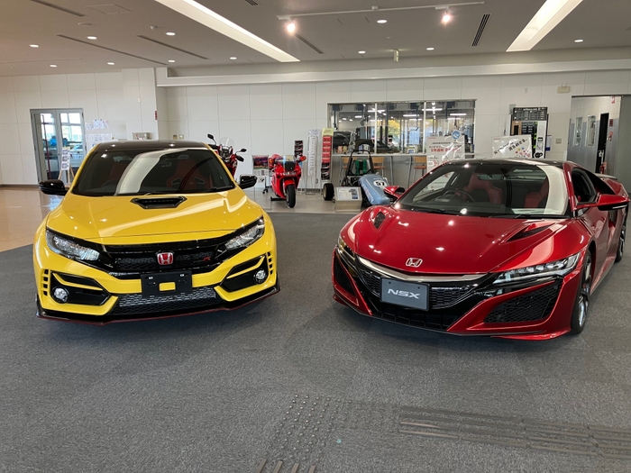 NSXとCIVIC TYPE　R