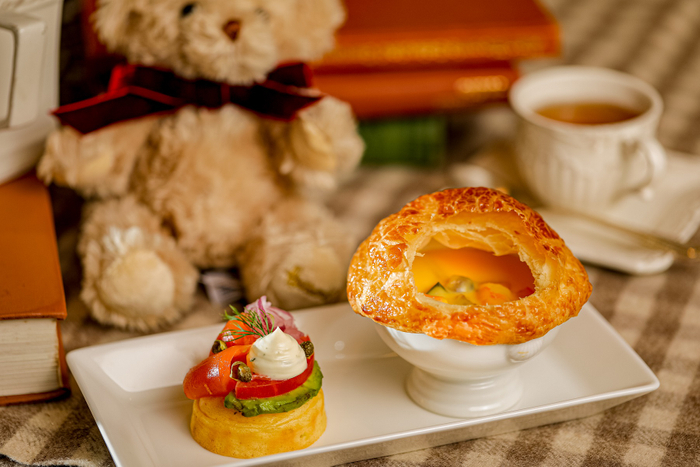 【軽食】サーモンとクリームチーズのパンケーキ/パイ包み焼き小エビとかぼちゃのシチュー