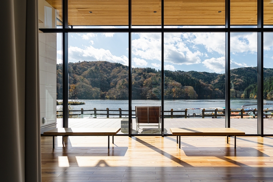 こりん館内から眺める三河湖1