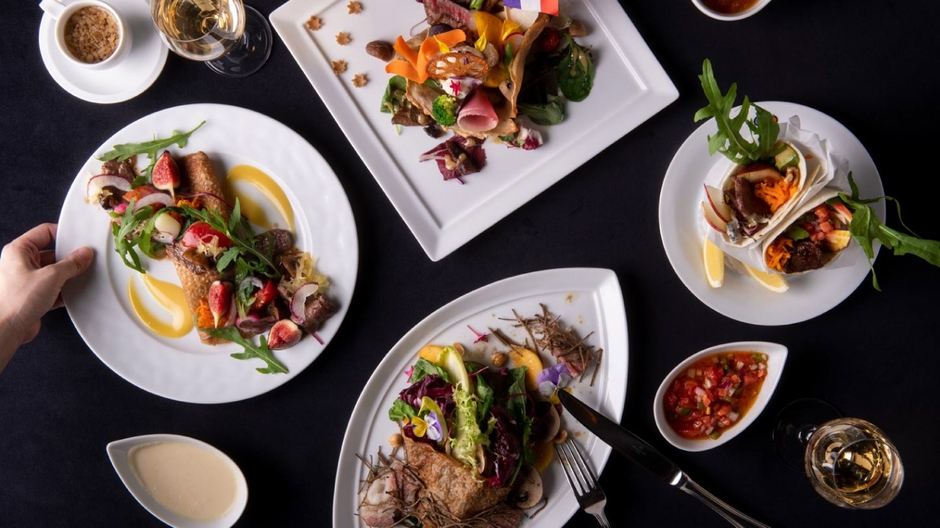 この秋、ブラッスリー ポール・ボキューズ各店が提案するあか牛を使ったユニークなガレット