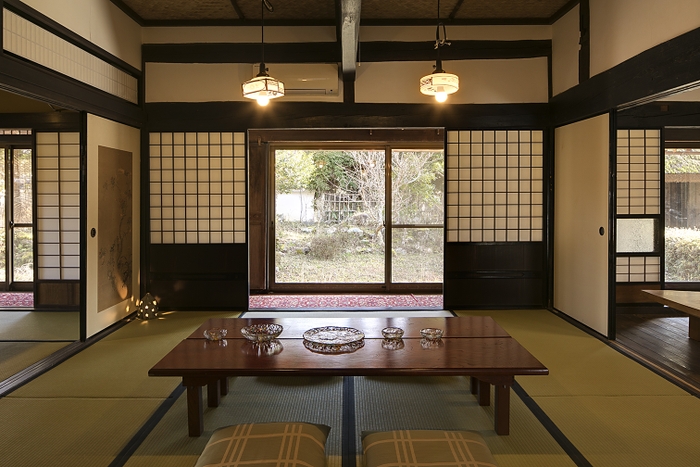 3番目のお部屋 デザートをサーブ