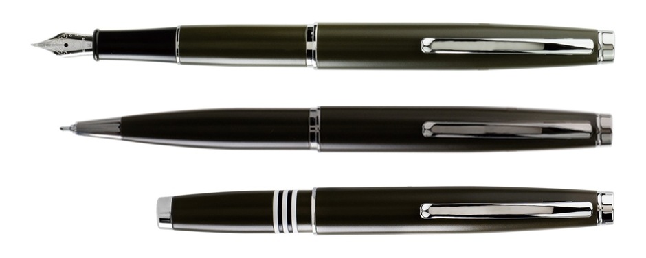 ミリタリーグリーン