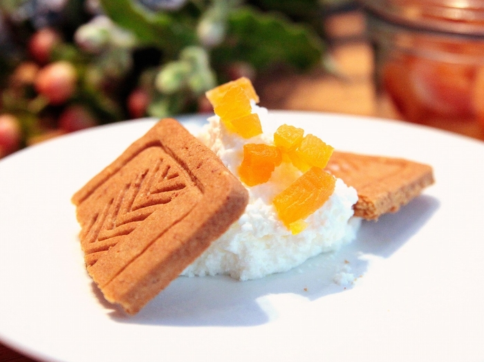 プルーン&イチジクビスケットとクレームダンジュ