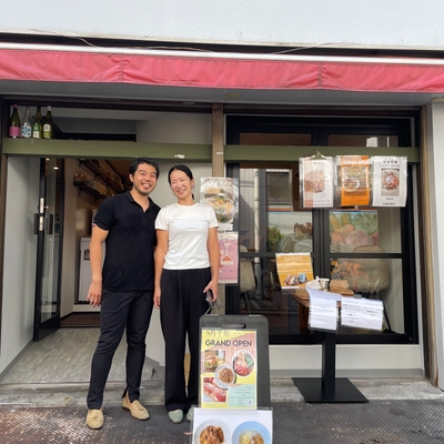 店主の鈴木夫婦　