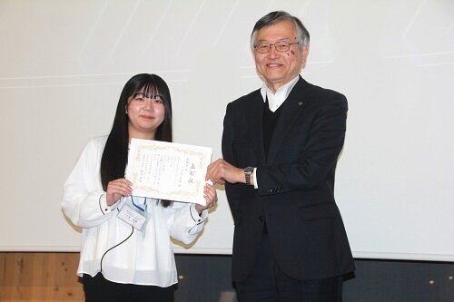 EVラッピングコンテスト 最優秀賞 二宮渓華さん