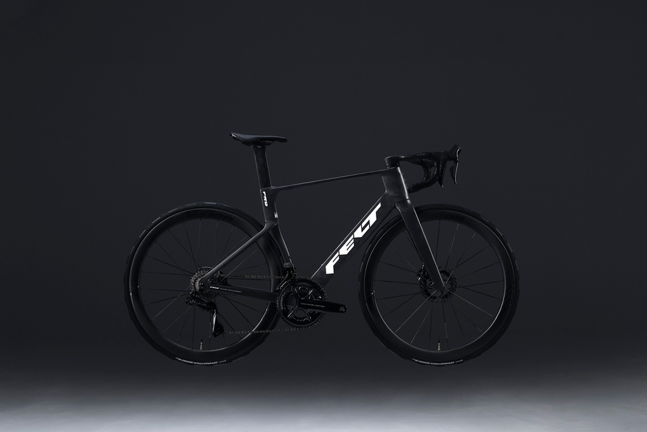 総合性能のための徹底した軽量化