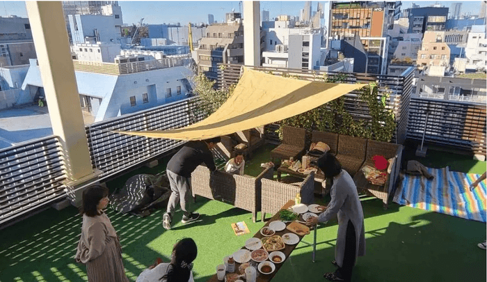 渋谷のルーフトップでBBQを楽しむ