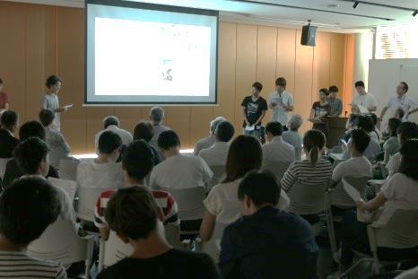 商店街フィールドワーク報告会の様子