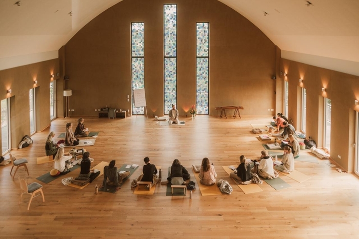 ▲ ドイツで話題の現代ブレスワーク指導者が初来日し、禅坊 靖寧で特別イベントを開催