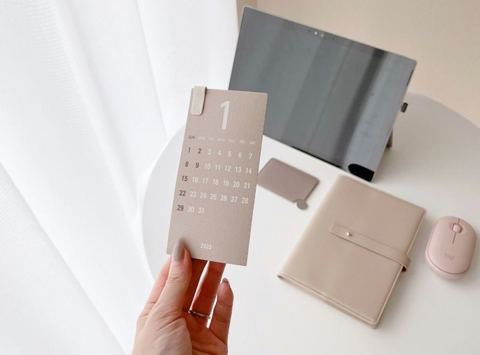 三角カレンダー aya × Re+g Triangular ベージュ