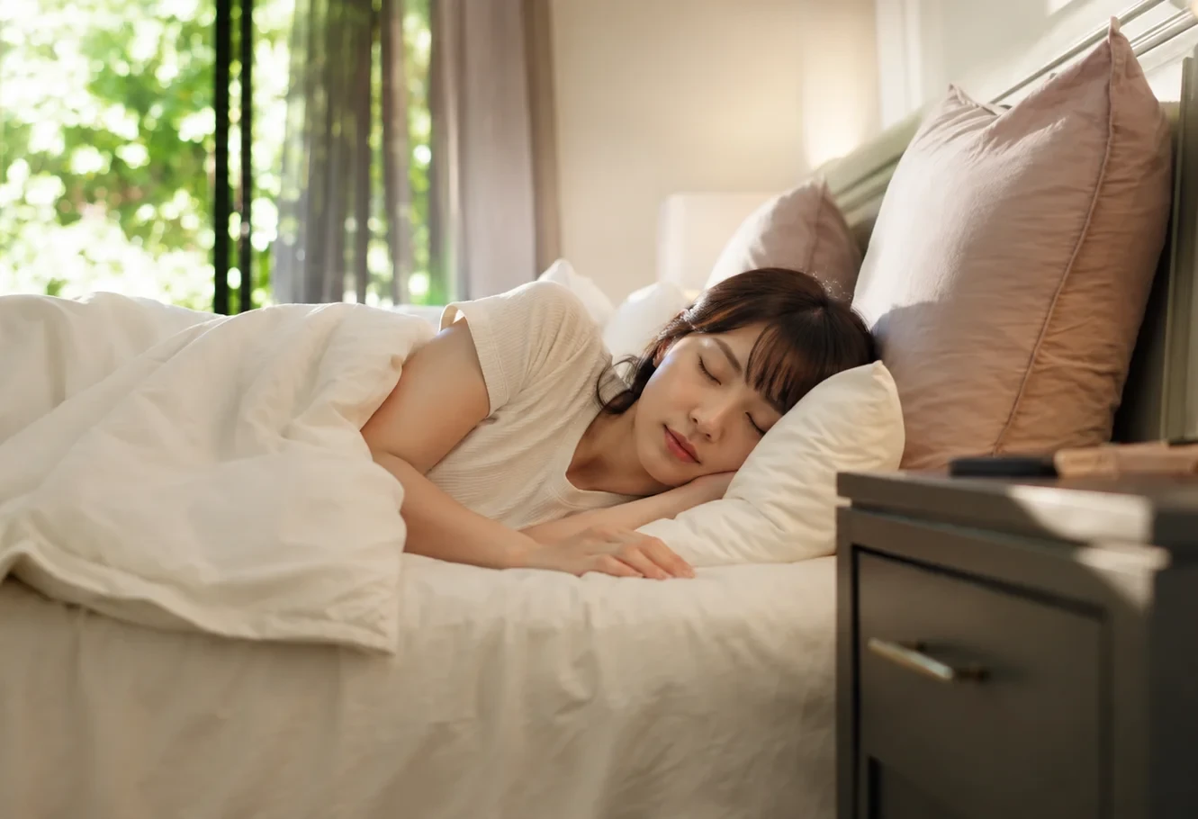 仰向け・横向き・うつ伏せ、あなたの寝方は体を痛めていませんか？整形外科医が教える姿勢別の正解