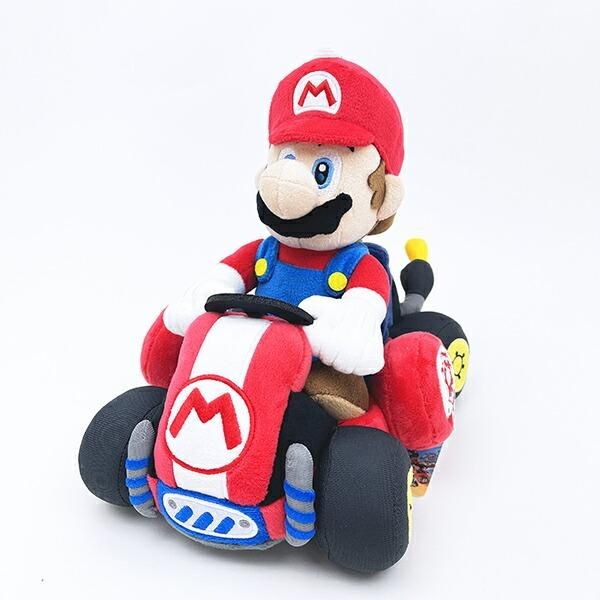 大人気ゲーム「マリオカート」のぬいぐるみ。勢いあるデザインに存在感抜群です。
