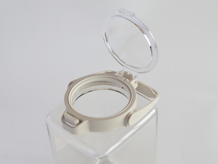 フタはワンタッチでオープン!