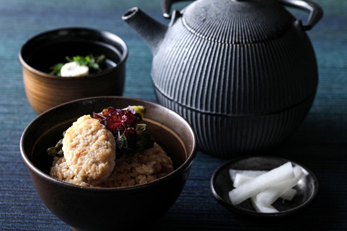 薩摩地鶏と高菜の炒め御飯 出汁を添えて