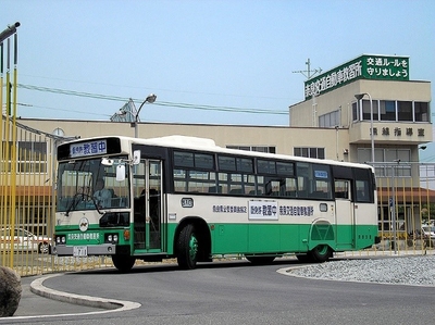 大型バス