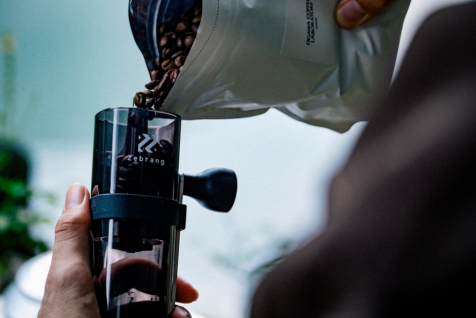 ハンドコーヒーミル(使用風景)