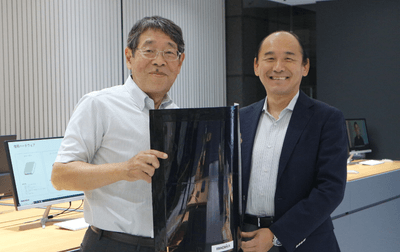 ～マクニカ本社にて宮坂特任教授（左）と原代表取締役社長（右）