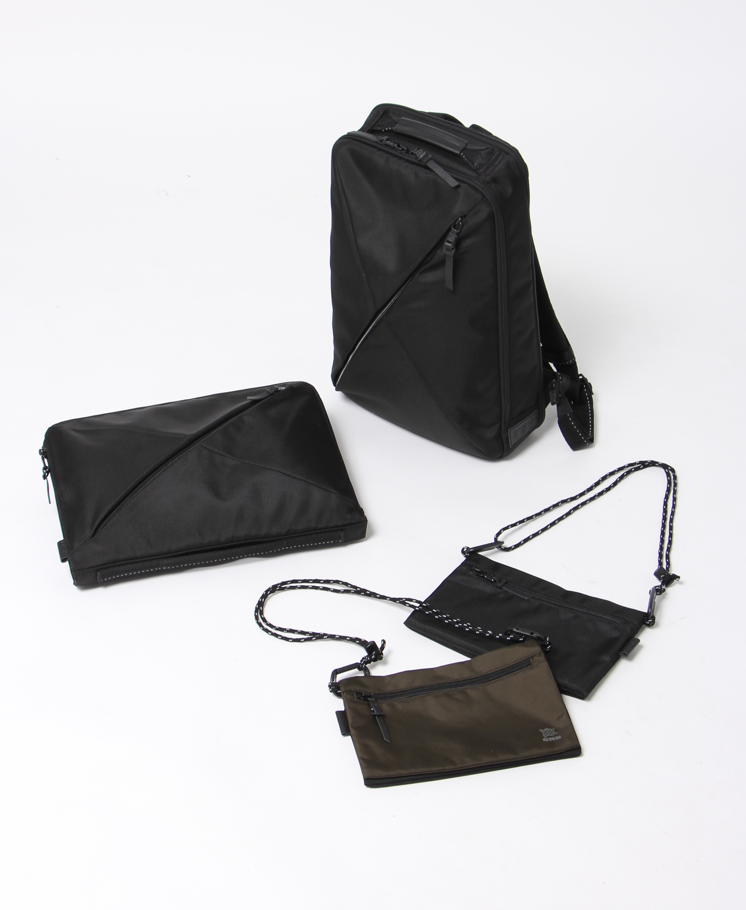 世界的バッグメーカー「サムソナイト」との共同企画～ビジネスからカジュアルまで使えるバッグを「ザ・スーツカンパニー」で発売～