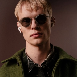 ライフスタイルを提案する北欧オーディオブランドSudioから、 モダンハイブリッドアクティブノイズキャンセリングと 風切り音を低減させるマイクを搭載した完全ワイヤレスイヤホン 「Sudio E4 Pro」が3月20日に発売