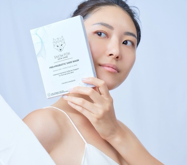 公式モデル　Rikaco Someya ＆ 美肌フローラ SAKE マスク