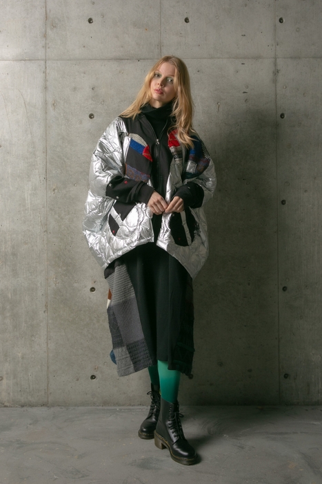 シルバーダウンジャケット