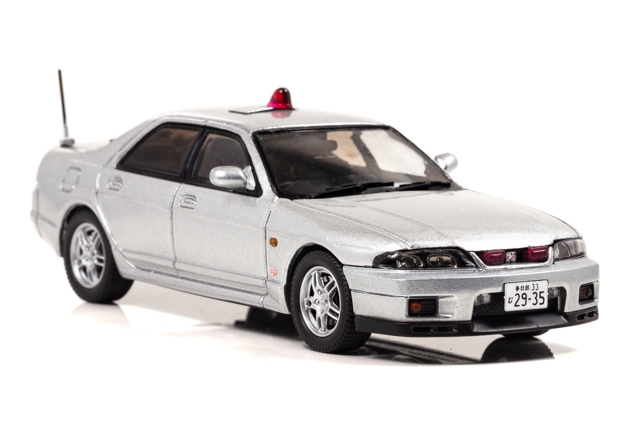 1/43 日産 スカイライン GT-R AUTECH VERSION 1998 埼玉県警察高速道路交通警察隊車両(覆面/銀):右前