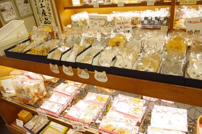 どうぶつ煎餅　売り場1