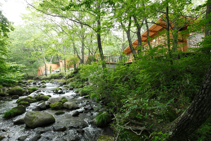 蔵王山国定公園内13万㎡の森に佇む温泉リゾート