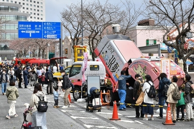 過去のはたらく自動車展示の様子