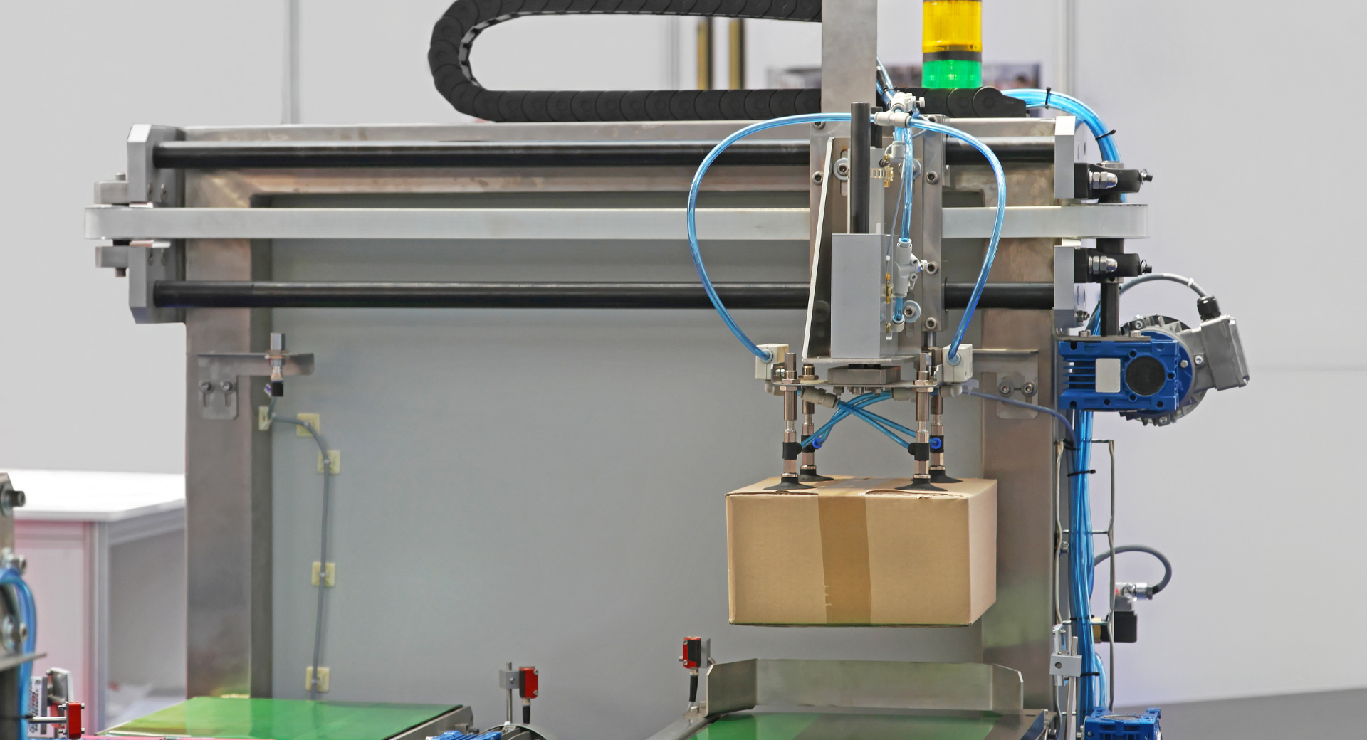 マテリアルハンドリング機器の市場規模は、6.6%のCAGRで成長し、2026年までに462億米ドルに達すると予想される