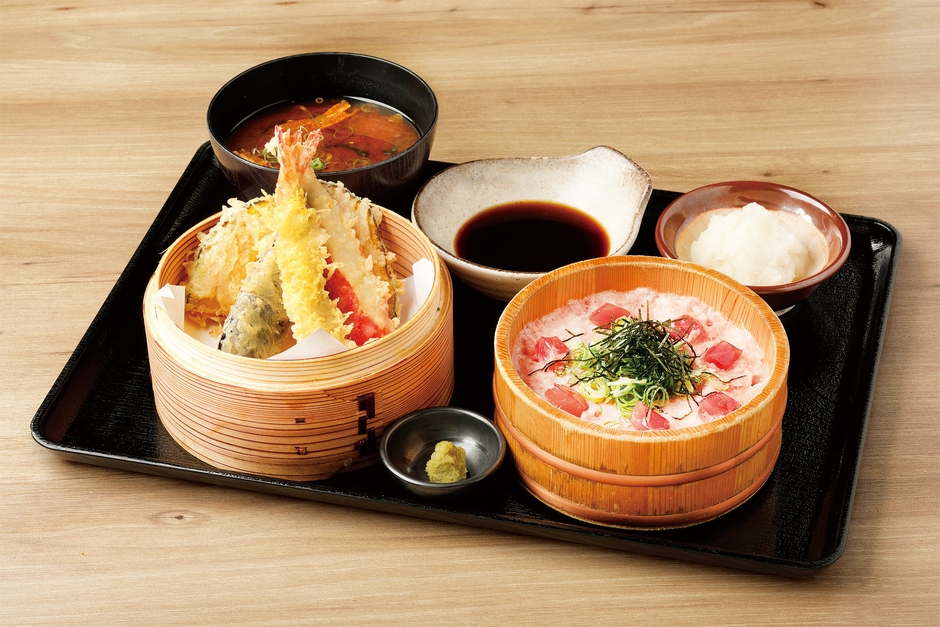 葱トロととろろの桶盛り丼定食(ヘルシー志向の新定番)
