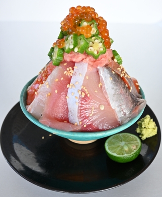 大渦七色てっぺん丼
